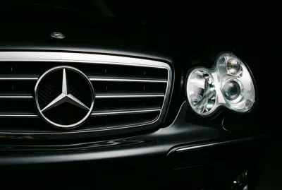 Détail de la calandre d'une Mercedes C 270 CDI